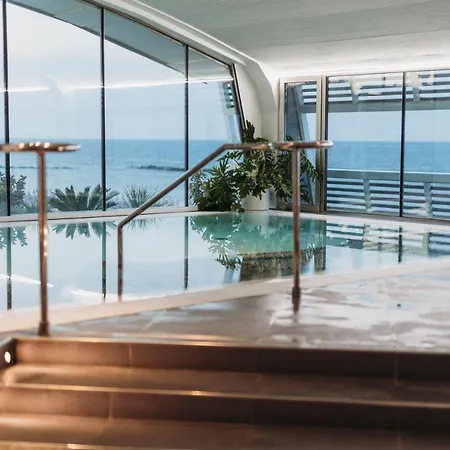 Excelsior Hotel, & Lido - Preferred & Hotell Pesaro