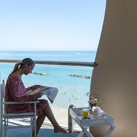 Excelsior Hotel, & Lido - Preferred & 5* Πέζαρο