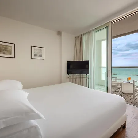 Ξενοδοχείο Excelsior Hotel, & Lido - Preferred & Πέζαρο