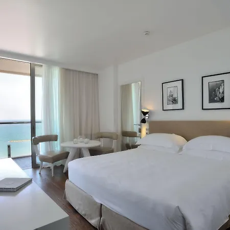 ホテル Excelsior Hotel, & Lido - Preferred & ペザロ