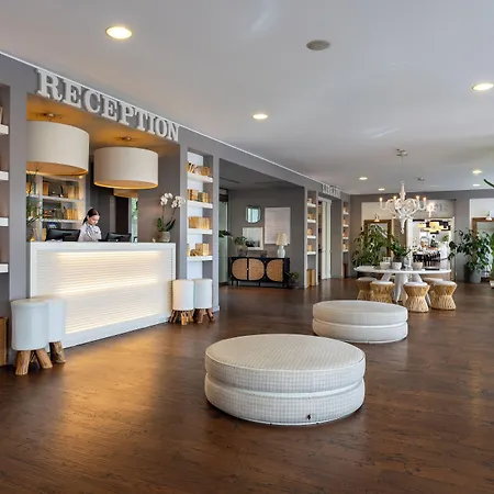 Excelsior Hotel, & Lido - Preferred & 5* بيزارو