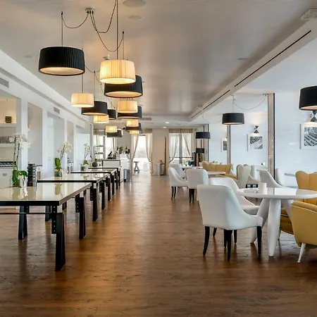 Excelsior Hotel, & Lido - Preferred & Hotell Pesaro