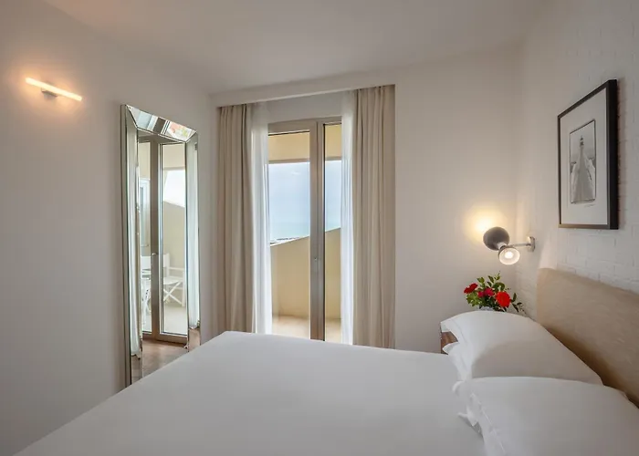 Excelsior Hotel, & Lido - Preferred & ホテル