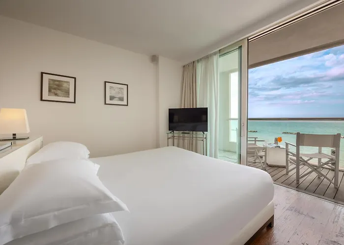 ホテル Excelsior Hotel, & Lido - Preferred & ペザロ