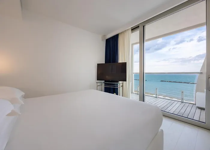 Excelsior Hotel, & Lido - Preferred & ホテル