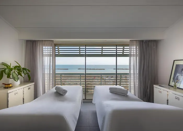 ホテル Excelsior Hotel, & Lido - Preferred & ペザロ