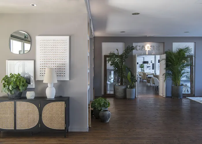 Excelsior Hotel, & Lido - Preferred & 5*